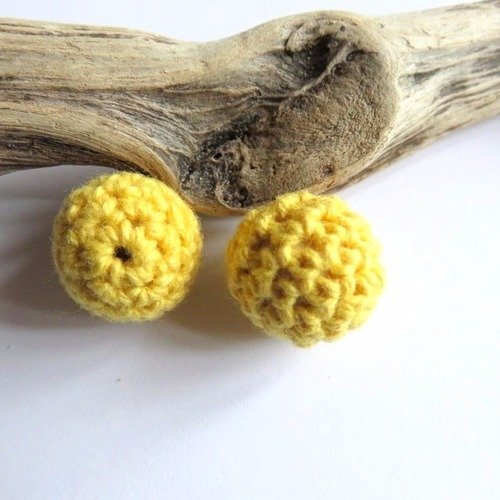 Perle en bois crochet coton jaune 16 mm