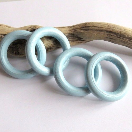 4 anneaux en bois bleu ciel 32 mm