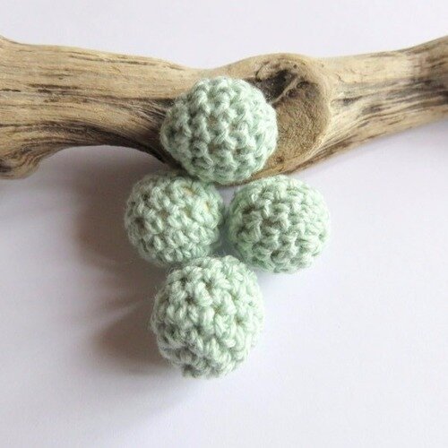 Perle en bois crochet coton vert amande 16 mm 