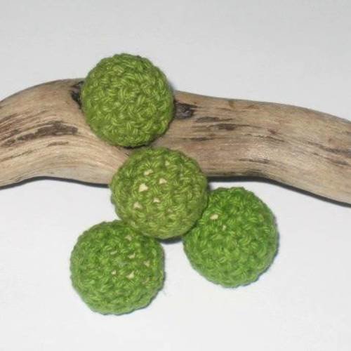 Perle en bois crochet coton vert 16 mm 
