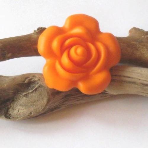 Perle fleur en silicone alimentaire orange dentition 