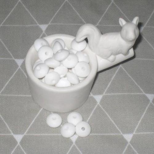10 perles plates forme lentilles en silicone alimentaire blanche 12 mm 