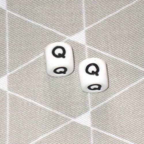 Perle alphabet en silicone lettre q 