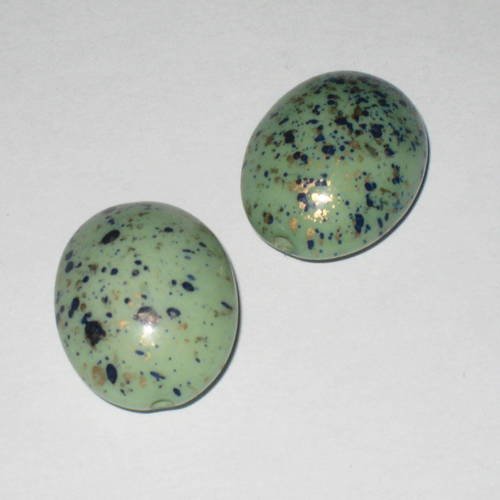 Perle galet acrylique verte mouchetée 30x22mm 