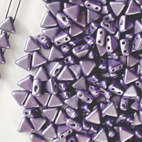 10gr kheops® par puca® 6mm perles en verre triangle coloris metallic mat dark purple 23980/79022 - violet