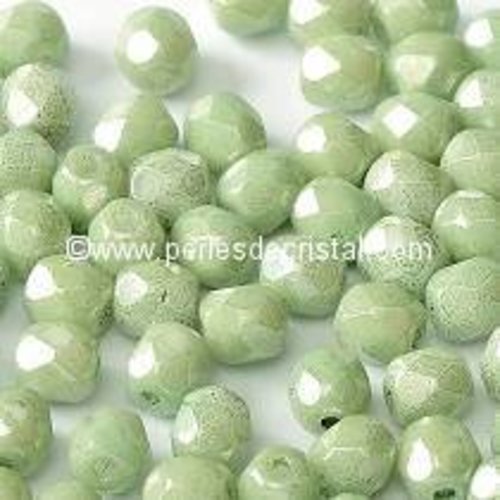 Lot 50 perles de facettes verre de boheme 4mm coloris opaque light green ceramic look 03000/14457 - vert
