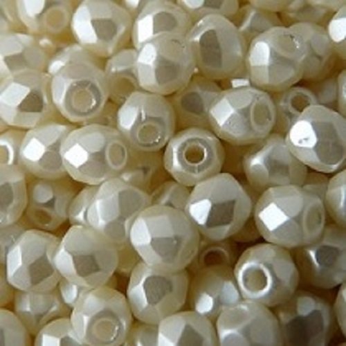 Lot 50 perles de facettes verre de boheme 4mm coloris pastel light cream 02010/25110 - beige
