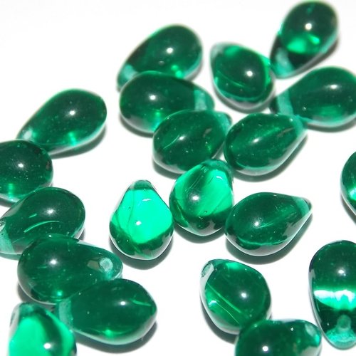 Lot 25 gouttes de boheme 6x9mm en verre coloris emerald 50720 - vert