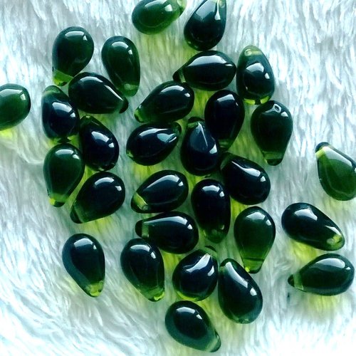 Lot 25 gouttes de boheme 6x9mm en verre coloris olivine 50230 - vert - olive