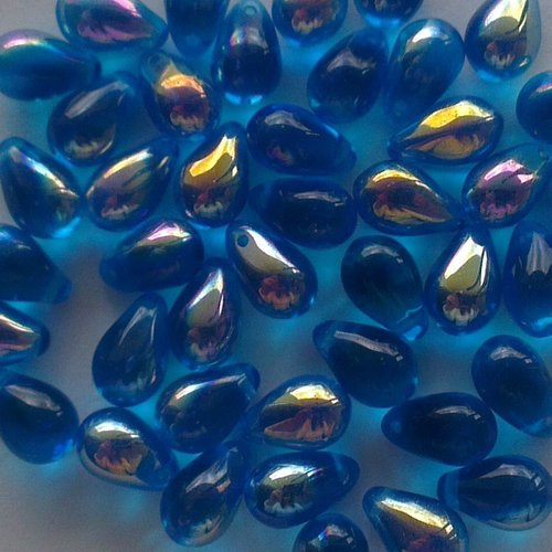 Lot 300 gouttes de boheme 6x9mm en verre coloris capri blue ab 60080/28701 - bleu avec des reflets