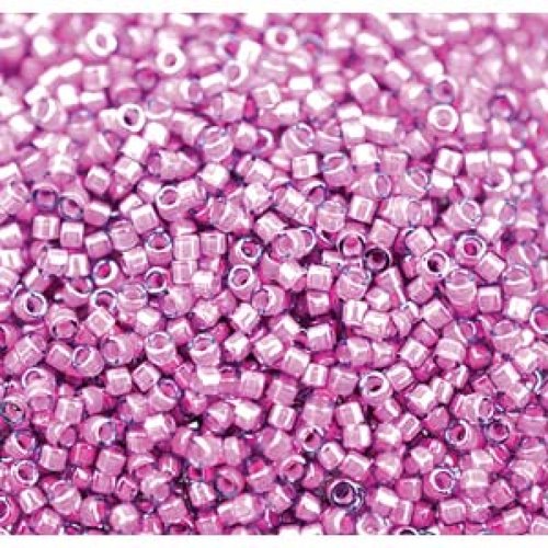 5gr perles rocailles miyuki delica 11/0 - 2mm coloris luminous hot pink db2049 - violet fluo