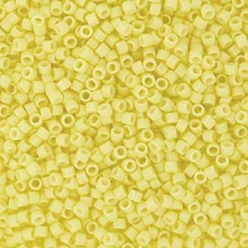 5gr perles rocailles miyuki delica 11/0 - 2mm coloris duracoat opaque light lemon ice db2101