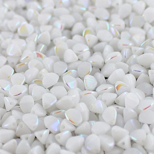 Lot 50 perles pinch 5x3mm en verre coloris opaque white ab 03000/28701 - blanc avec des reflets