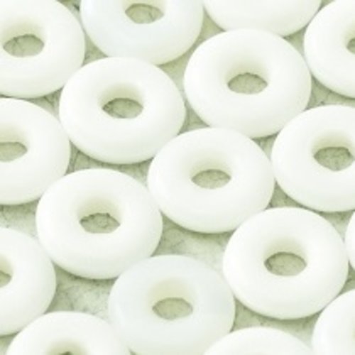 5gr o bead® 4x2mm en verre coloris opaque white 03000 - blanc - chalkwhite