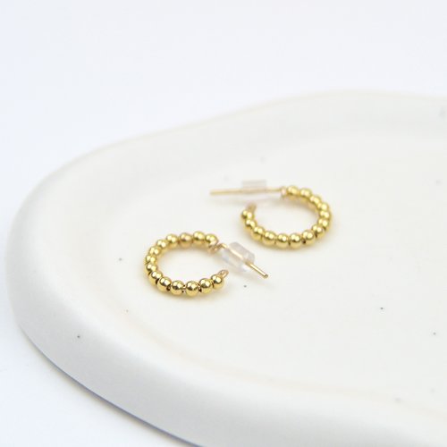 Petites créoles minimalistes en perles d'or laminé 14k - bijoux et piercings d'oreilles