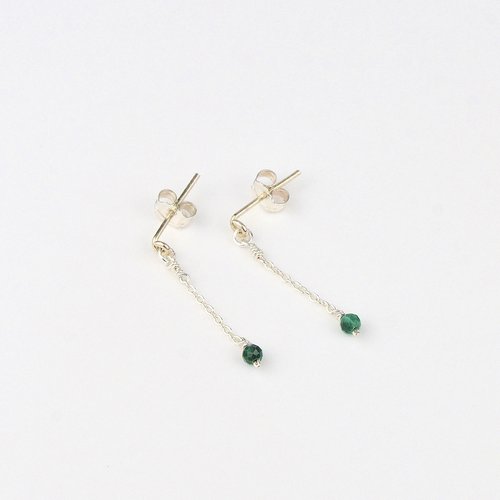 Boucles d'oreilles très fines en chaîne d'argent 925 et malachite - boucles d'oreilles minimalistes en or laminé ou en argent