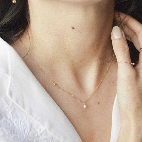 Collier fin minimaliste en or rempli 14k et perle d'eau douce