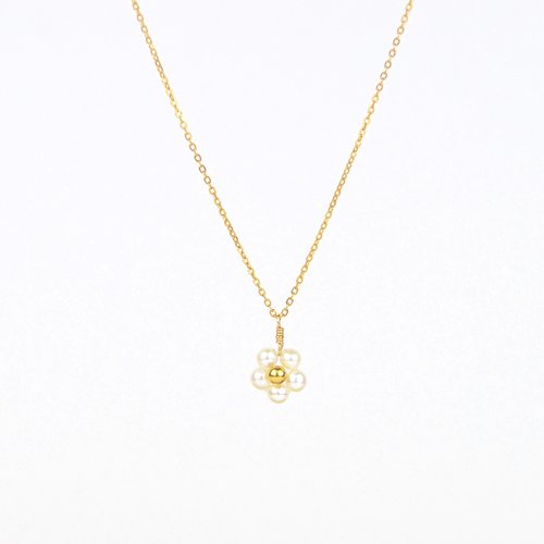 Collier fin minimaliste en or laminé - pendentif fleur en perle d'eau douce