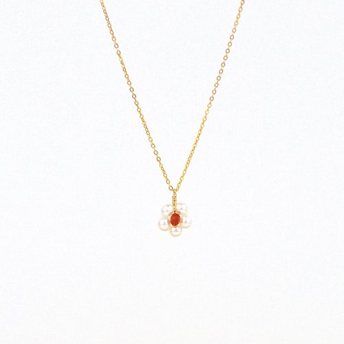 Collier fin en or laminé, pendentif fleur en perle d'eau douce et cornaline - collier minimaliste