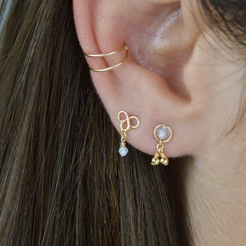 Puces d'oreilles minimalistes à grelots en or laminé 14k et zircon