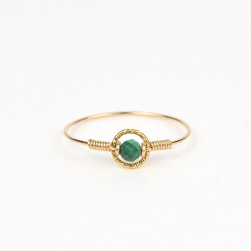 Bague fine en or laminé et malachite - bague anneau en argent ou en or - bague très fine martelée - bijoux fins
