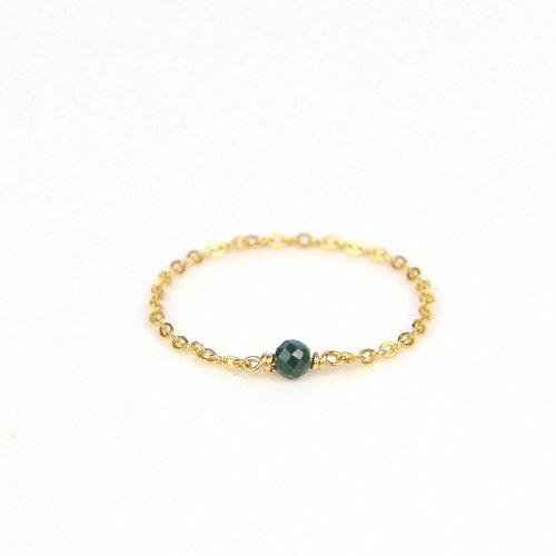 Bague fine en chaîne d'or laminé et malachite - bague chaînette en or ou en argent 925 - bague minimaliste