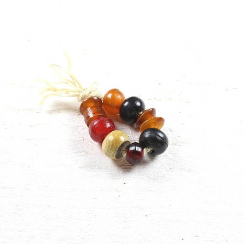 5 perles multicolores en corne naturelle +/- 4 à 8m x 6 à 10mm     lbp00688 