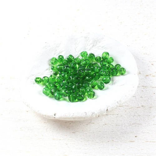 260 perles de rocaille vert translucide +/- 4 à 5mm       lbp00549 