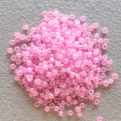 20g de perles de rocaille rose brillant +/- 2mm         lbp00260 