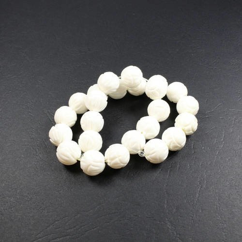 5 perles de coquillages naturels sculptées lotus +/- 11mm        lbp00477 