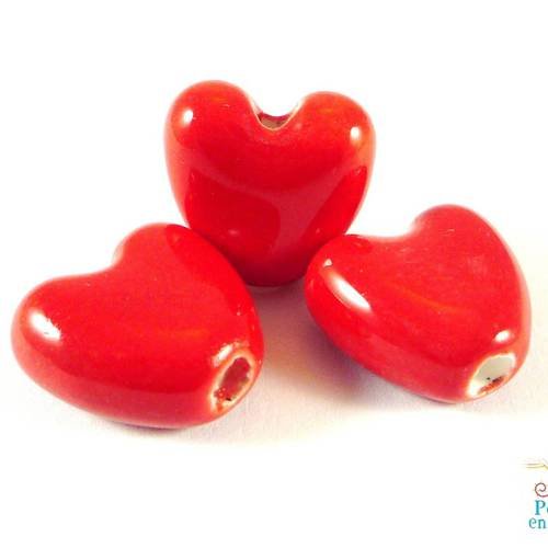St-valentin: 2 perles  céramique coeur rouge 12x15mm (pc52) 