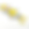 1 pendentif fille poupée articulée, métal argenté émail jaune 24x58mm (bre506) 