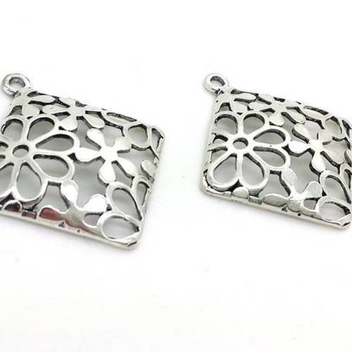 2 pendentifs carrés ajourés motif fleurs 34x38mm métal argenté sans nickel  (bre459) 