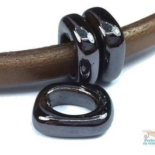 2 perles noires en céramique 5x14x17mm pour cuir regaliz 6x11mm (re5) 