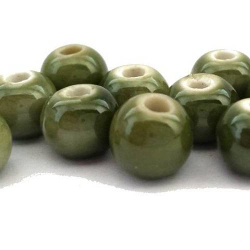 Vert kaki: 10 perles en céramique émaillée  9mm (pc116) 