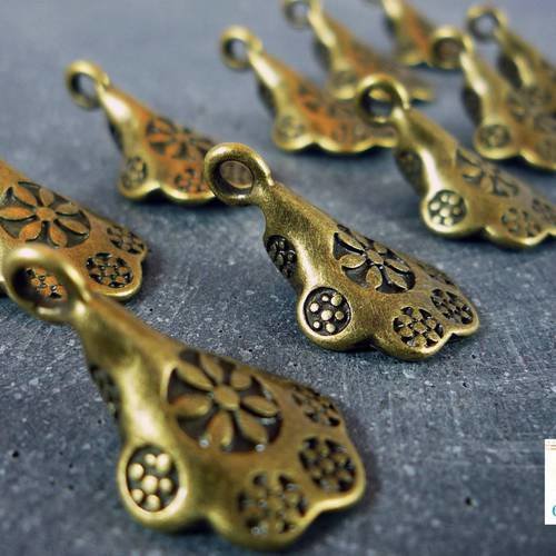10 breloques  fleurs trompettes bronze sans nickel, 10x20mm,(bre207) 