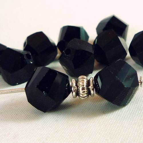 10 perles noires en verre  à facettes, 9mm, (pv285) 