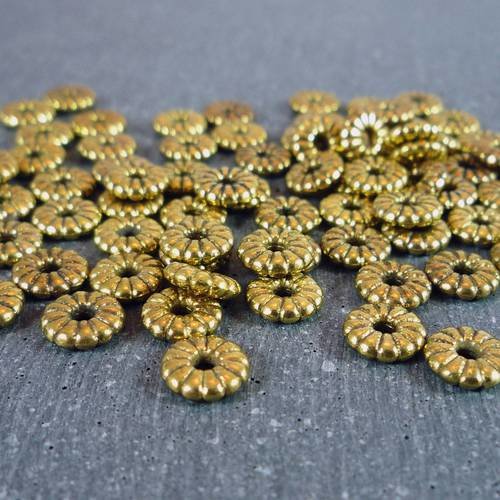50 perles or intercalaires fleurs métal doré  7mm, (pm101) 