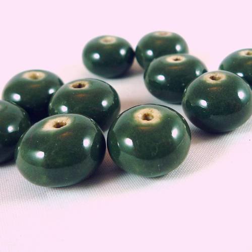 5  perles  rondes vert foncé-gris en céramique, 10x14mm (pc18) 