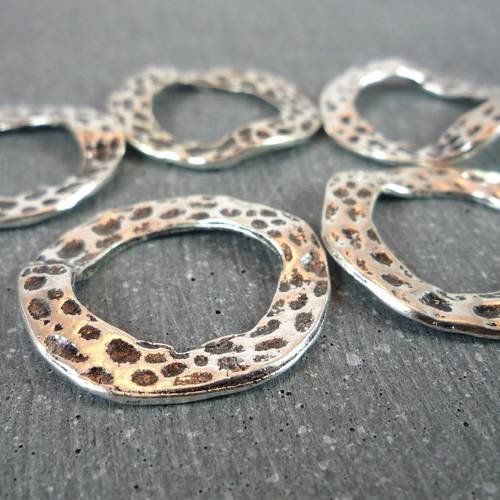 5 grands anneaux fermés, 25mm, métal argenté vieilli (ap95) 