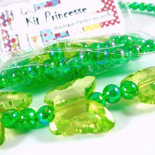 Kit princesse! un collier vert acidulé avec papillons,  (kit61) 