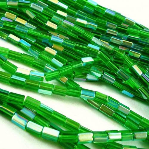 20 perles en verre tchèques grass green ab, tube hexagonal 6x4mm (ptch170). 