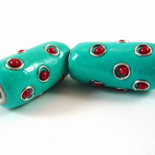 2 perles tubes indonésiennes résine turquoise avec incrustations (pi4) 