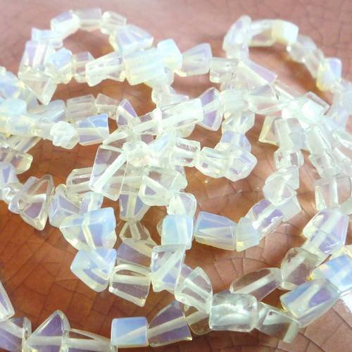 50 perles chips d'opaline, 5-8mm, (ma2) 
