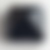 Perle carrée noire 25x25 mm