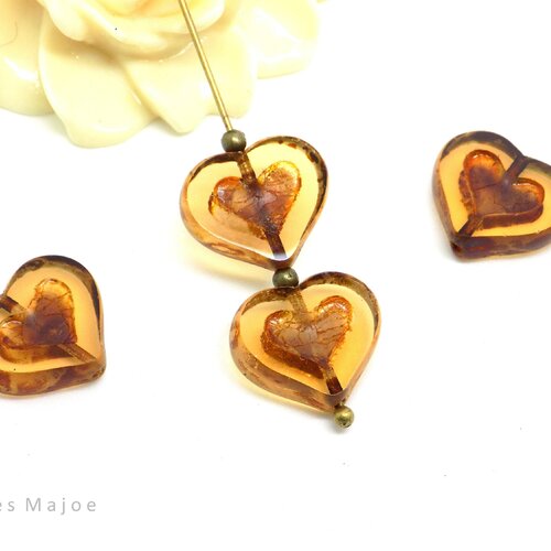 Perle tchèque coeur, en verre pressé, semi transparent, couleur ambre, dimensions 14 x 12 mm, lot de 4