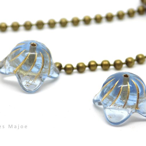 Perles tchèques clochettes, verre transparent, bleu clair, patine bronze antique, 15 x 9 mm, lot de 2
