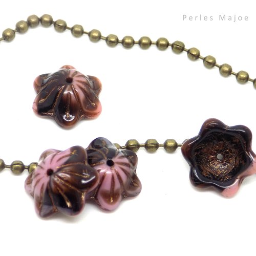 Perles tchèques clochettes, verre pressé, tons marron, rose, patine cuivrée, 14 x 6 mm, lot de 2