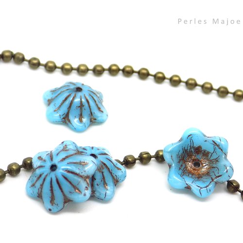 Perles tchèques clochettes, verre pressé, bleu turquoise, patine cuivrée, 14 x 6 mm, lot de 2