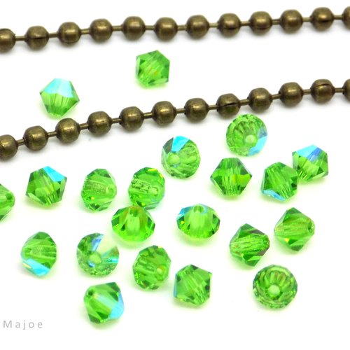 Perles tchèques toupies, bicone, en verre, translucide, vert péridot ab, 4 mm, lot de 30